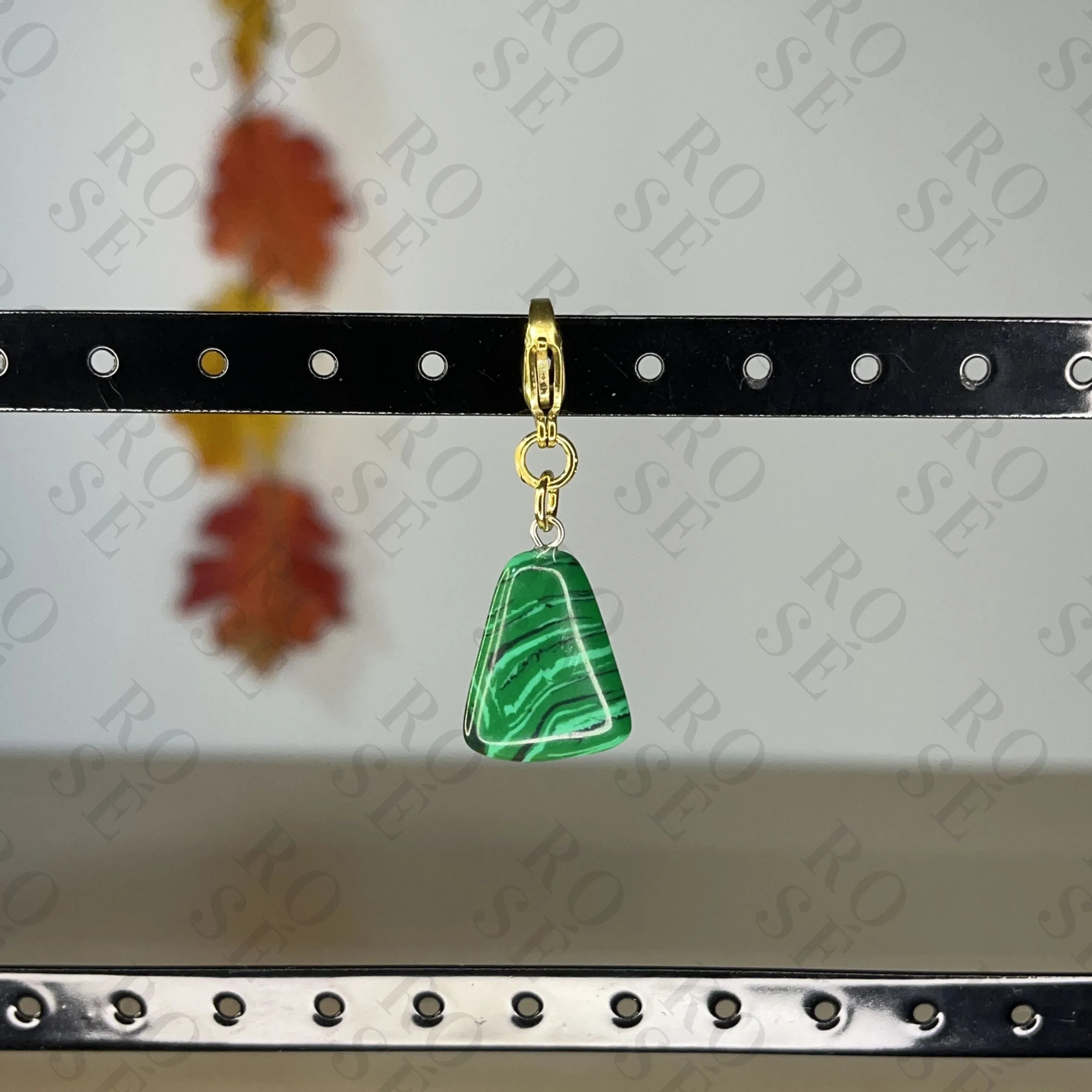 Charm Triángulo Malaquita - Rosé Bijoux